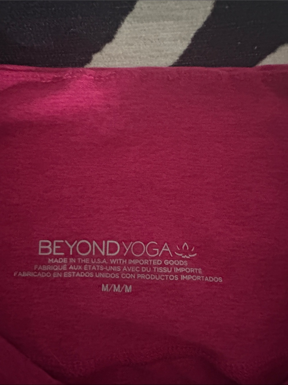 Beyond Yoga Magenta High-Rise Leggings - Picture 2 of 3